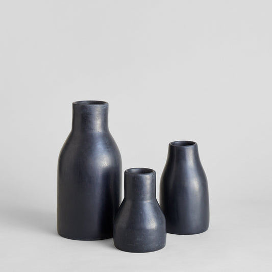 Monolithic Tadelakt Vase, Black